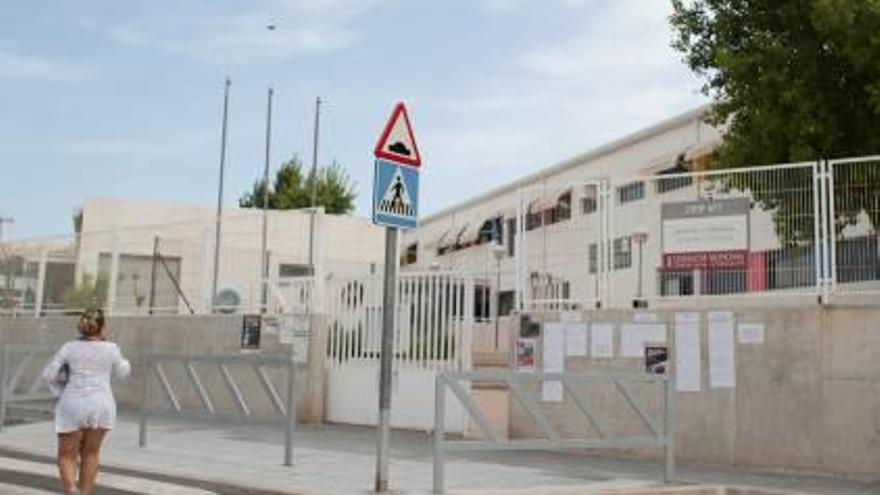 Los padres alertan de un éxodo masivo de alumnos si se aprueba el nivel Avanzado en Gran Alacant