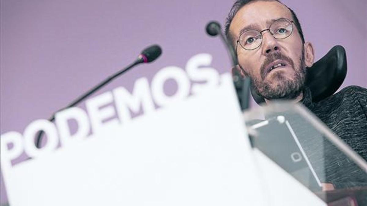 Pablo Echenique, en una rueda de prensa en la sede de Podemos.