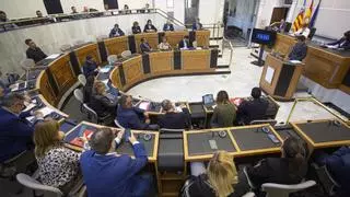 El pleno de la Diputación de Alicante entra en modo electoral: del delito de sedición a la gestión del Consell