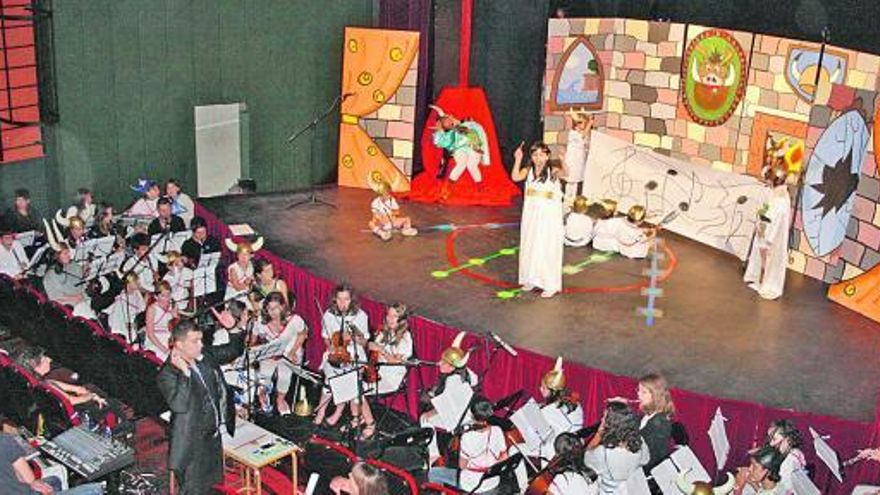 La obra «Nibelunga», realizada por jóvenes, clausura la colonia musical
