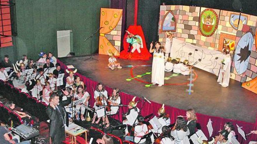 La obra «Nibelunga», realizada por jóvenes, clausura  la colonia musical