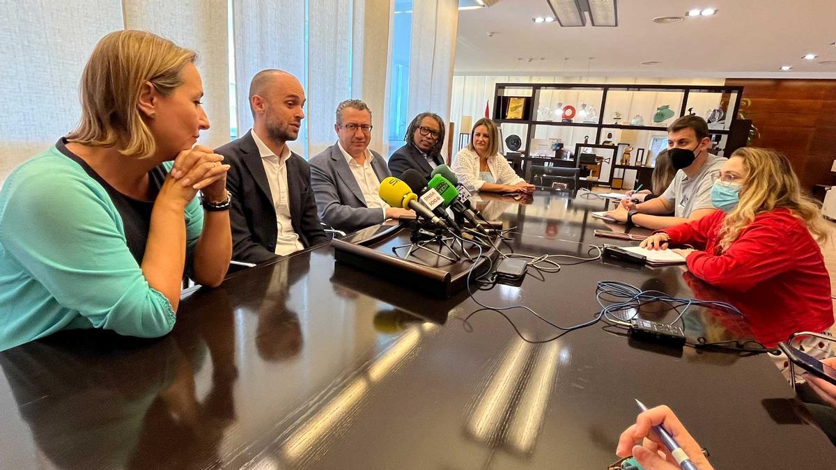 Los rueda de prensa posterior a la reunión de este jueves en Benidorm.