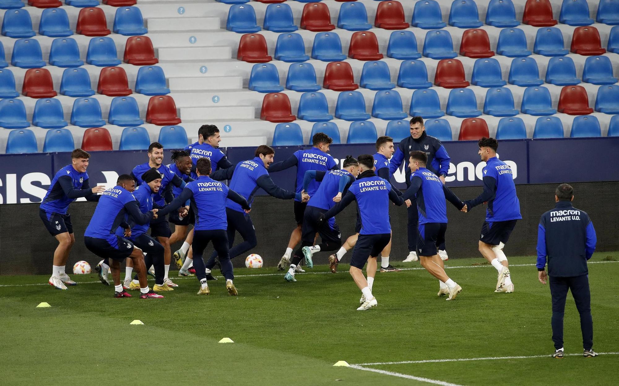 Entrenamiento del Levante Ud