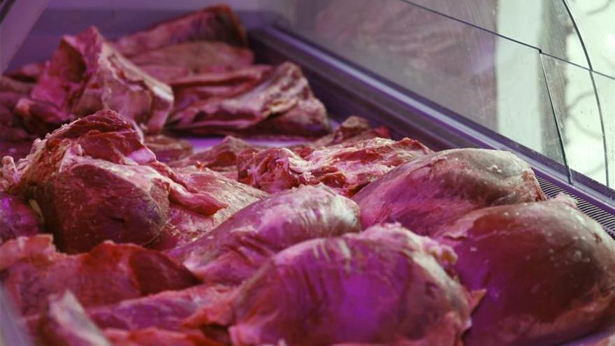 Autoridades, productores y médicos extremeños se desligan de la alerta sobre la carne