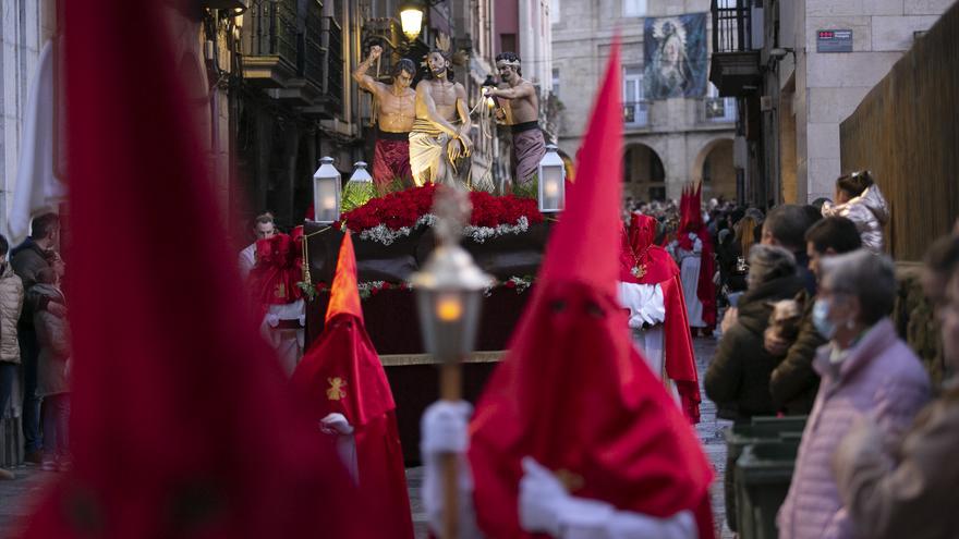 Pendientes del cielo para seguir el llanto de San Pedro ante &quot;Jesús atado a la columna&quot;