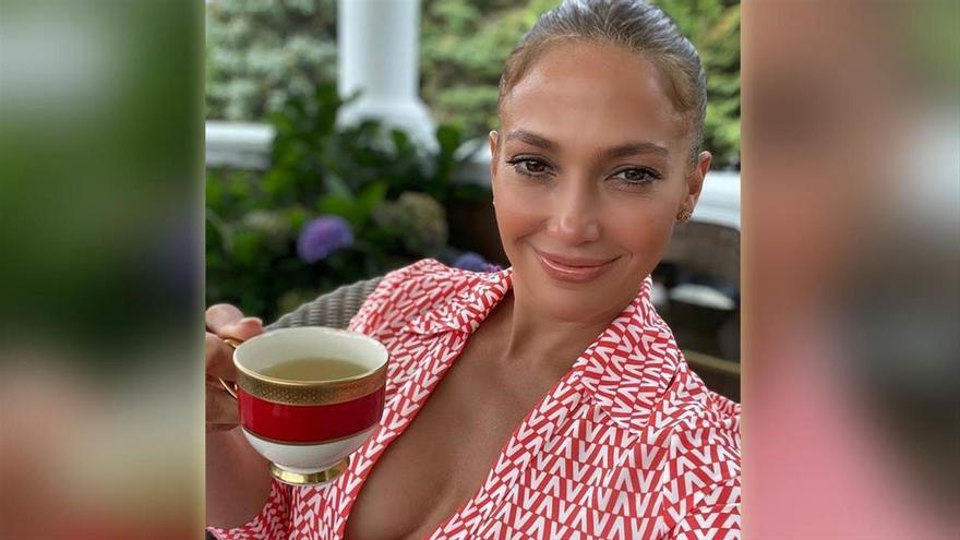 JLo lanza una línea de cosméticos con su nombre