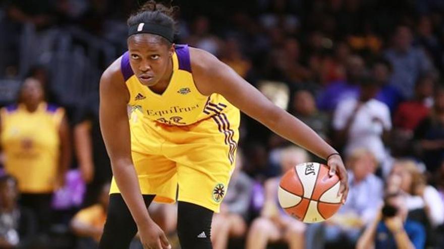Bona estrena de Chelsea Gray a la WNBA amb Los Angeles