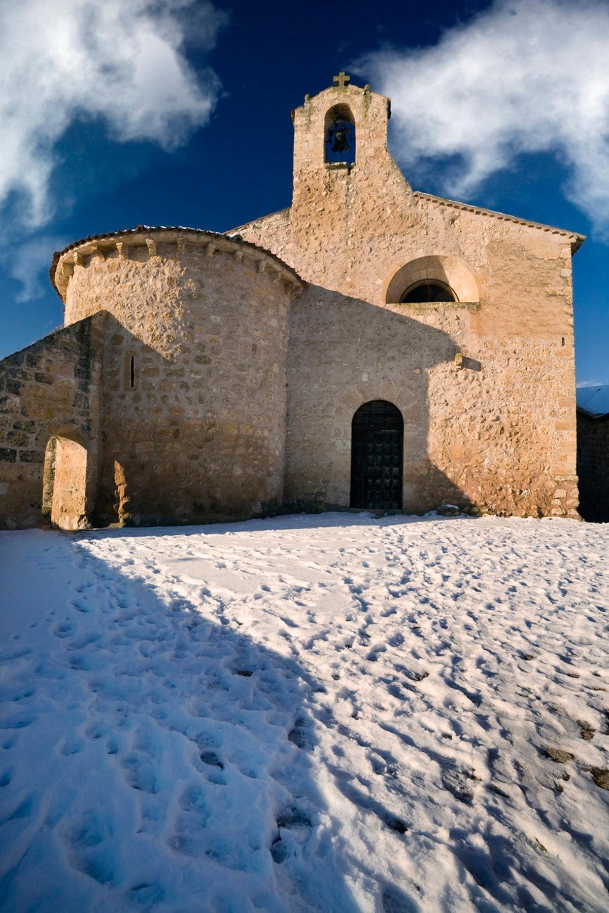 La iglesia de Santa María del Castillo en Maderuelo ha aguantado las inclemencias del tiempo durante siglos