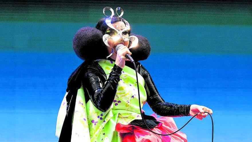 Björk, durante el concierto en Sao Paulo.  | // SANTIAGO FELIPE