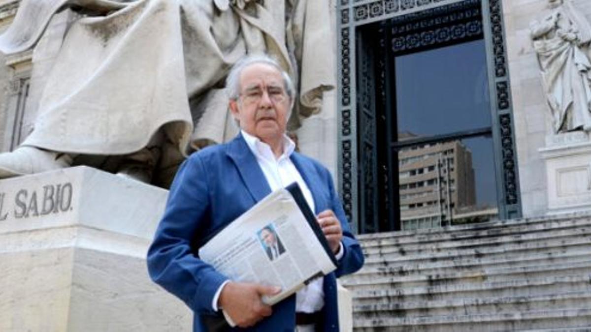 José Julián Barriga, periodista extremeño que acaba de publicar ‘En defensa de la Transición. Memorias de un testigo afortunado’.