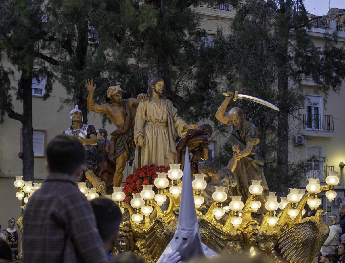 La procesión de Viernes Santo de Orihuela, en imágenes
