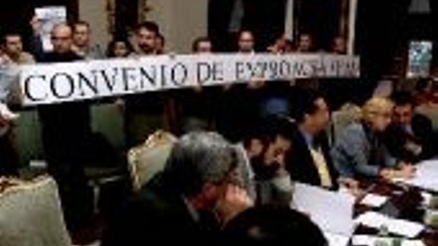 El Pleno exige al Gobierno ayuda para los inmigrantes