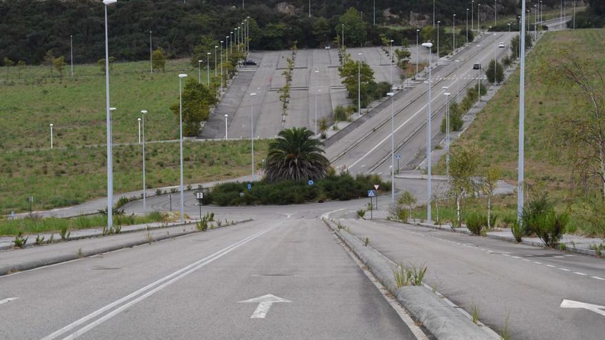 Carreteras de acceso al polígono de Vío.   | // VÍCTOR ECHAVE