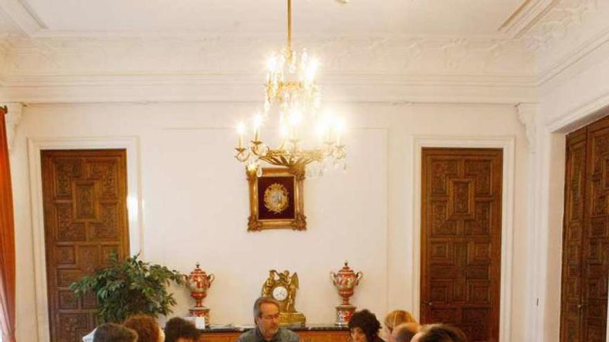 Reunión celebrada en el Ayuntamiento sobre los refugiados.