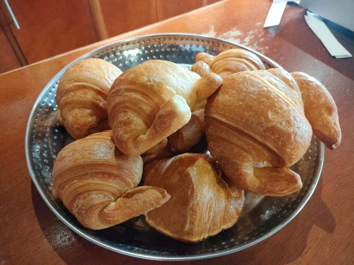 Los populares cruasanes de la confitería Flor y Nata.