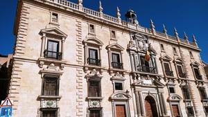 Fachada del TSJA, en Granada.