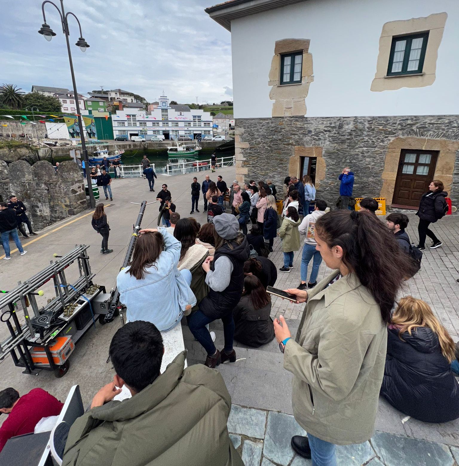 Puerto de Vega se viste de fiesta de Las Telayas para el rodaje de la nueva serie de Netflix: "Es muy emocionante"