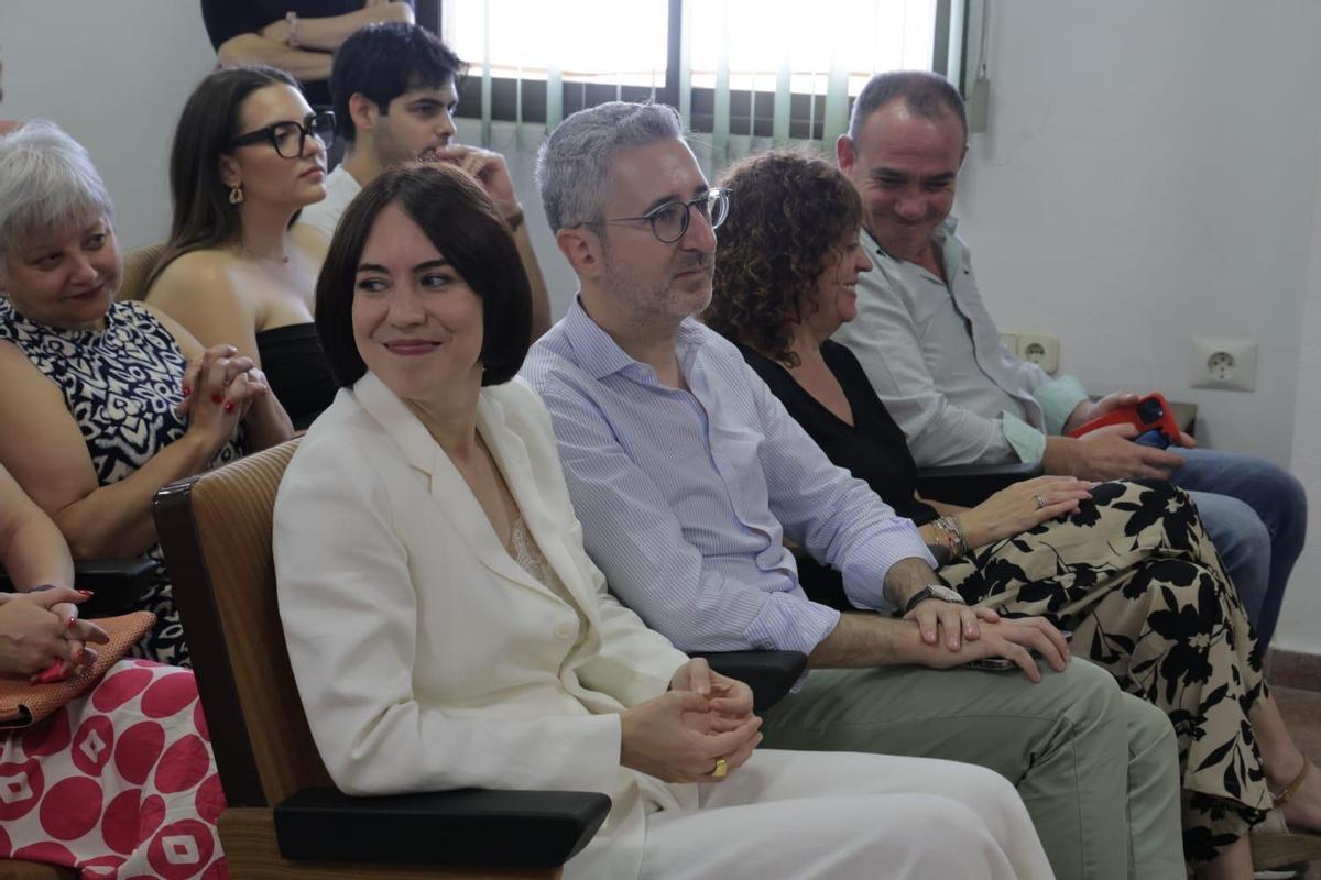 Diana Morant, Arcadi España, Neus Garrigues y Jonathan Martínez acuden al nombramiento del socialista Ramón Gómez como alcalde de Llombai.