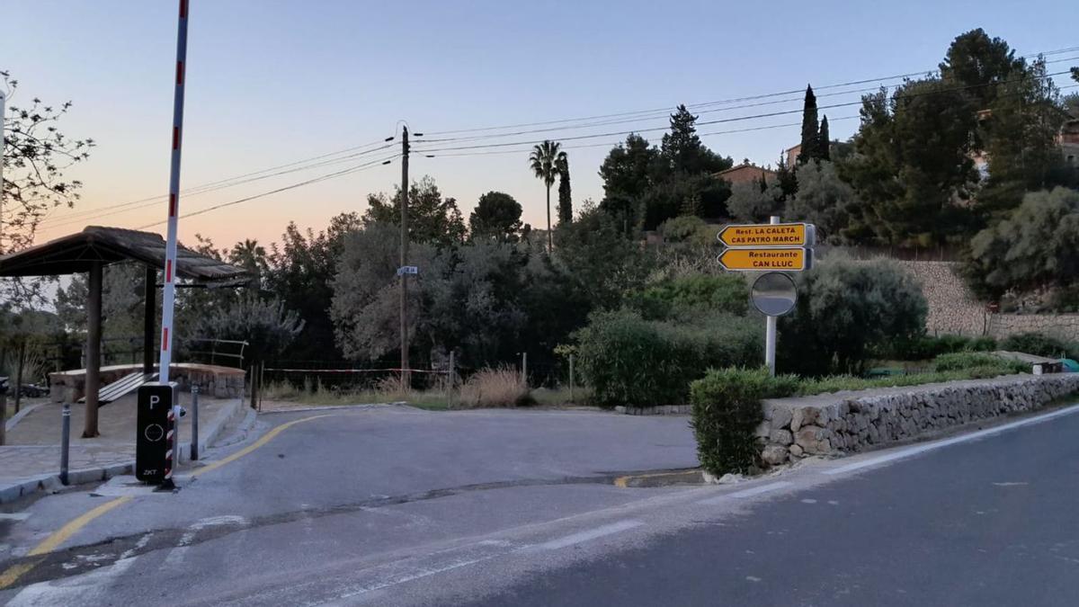 La barrera que regulará el acceso a Cala Deià entrará en funcionamiento estas fiestas.