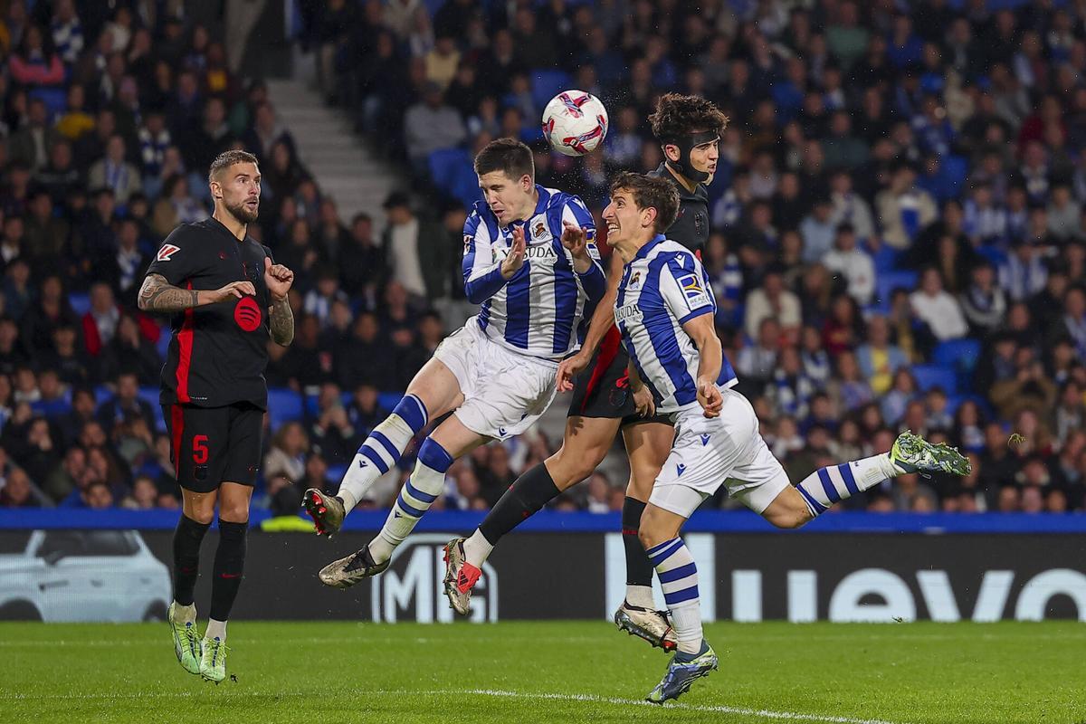 Iñigo y Cubarsí, en el partido ante la Real Sociedad en Anoeta