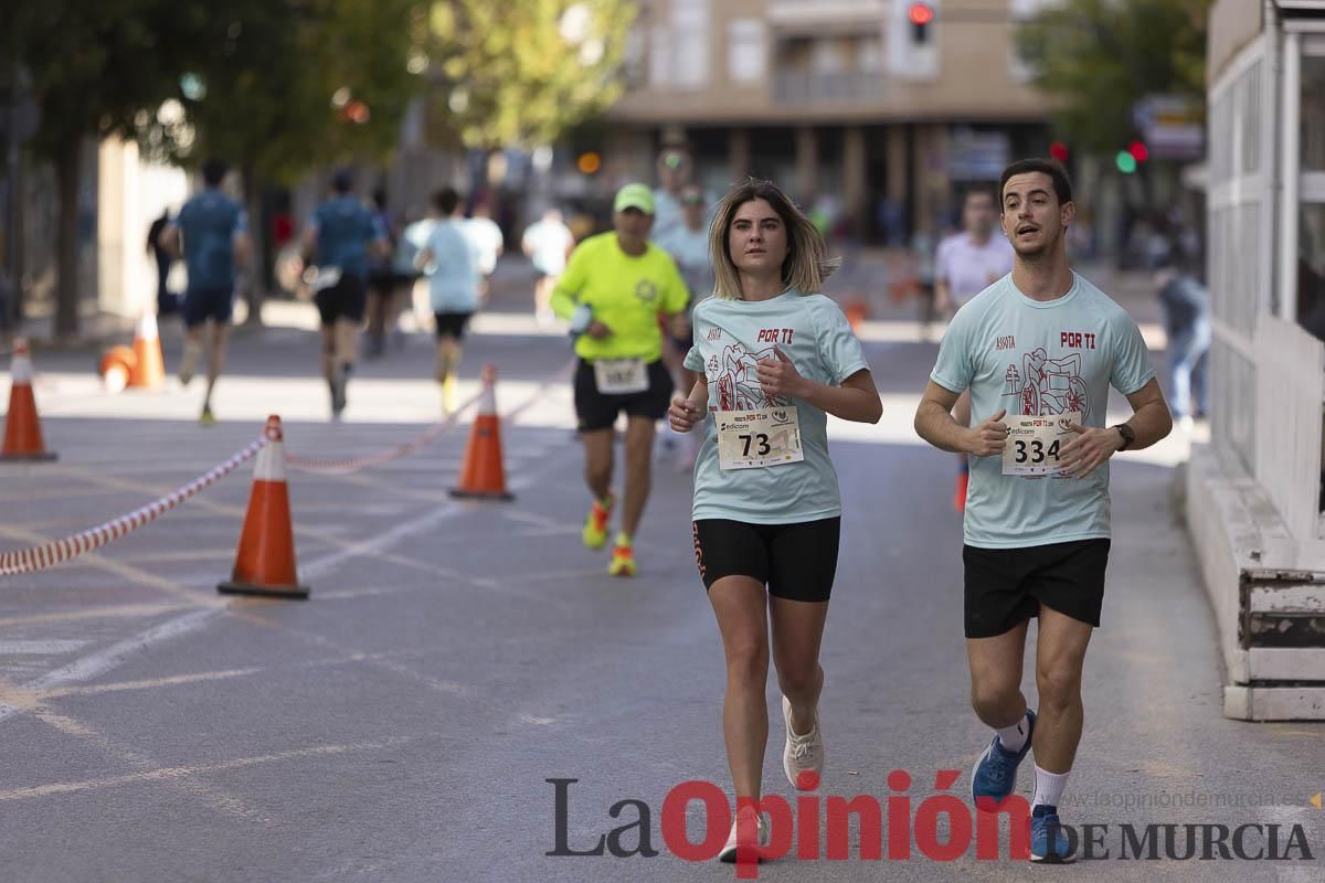 Carrera '10K Assota por ti' en Caravaca (salida y giro primera vuelta)