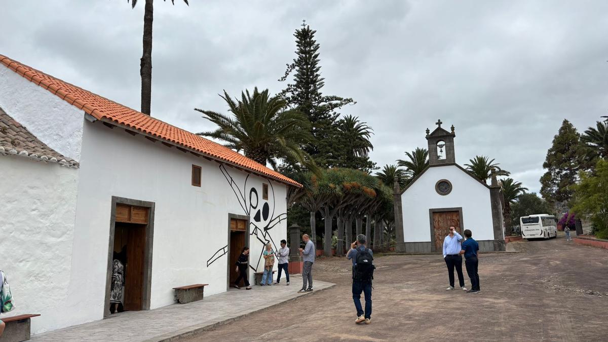Presentación de la nueva destilería de Peligroso Pérez en Firgas