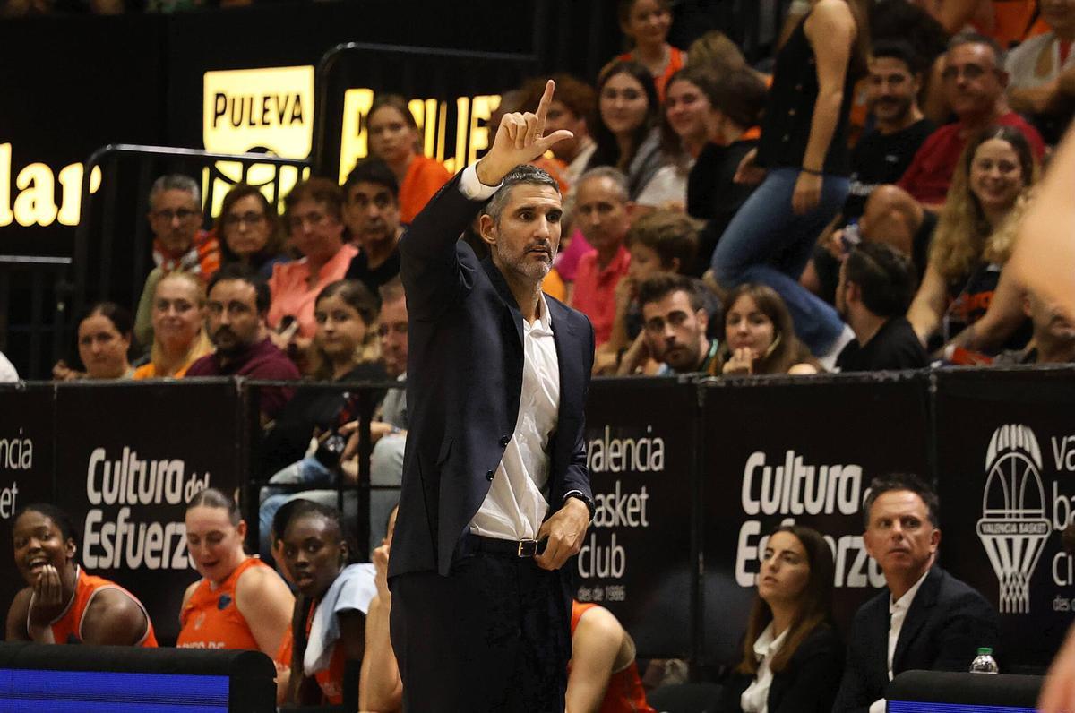 Rubén Burgos, en el partido entre el Valencia Basket y el AZS UMCS Lublin