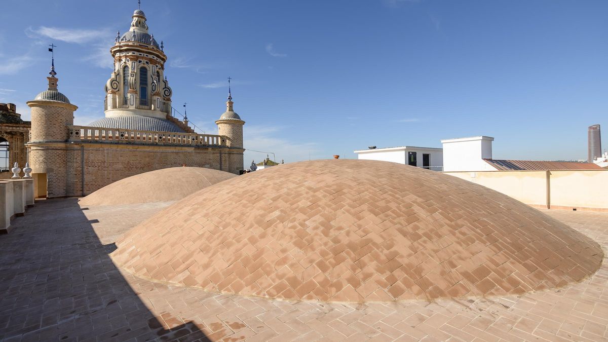 Aspecto de las cubiertas de la Iglesia de la Anunciación en la Universidad de Sevilla. EFE/ Raúl Caro