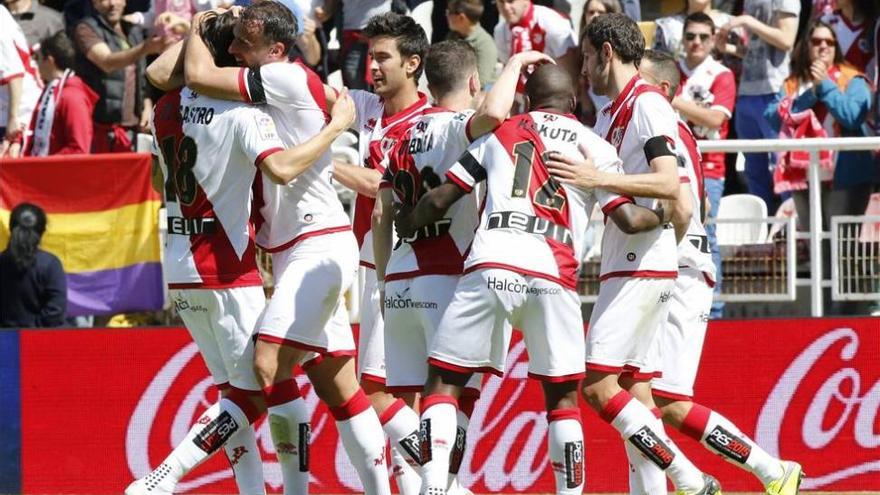 Amaya y Miku dan la permanencia al Rayo y dejan muy tocado al Almería (2-0)