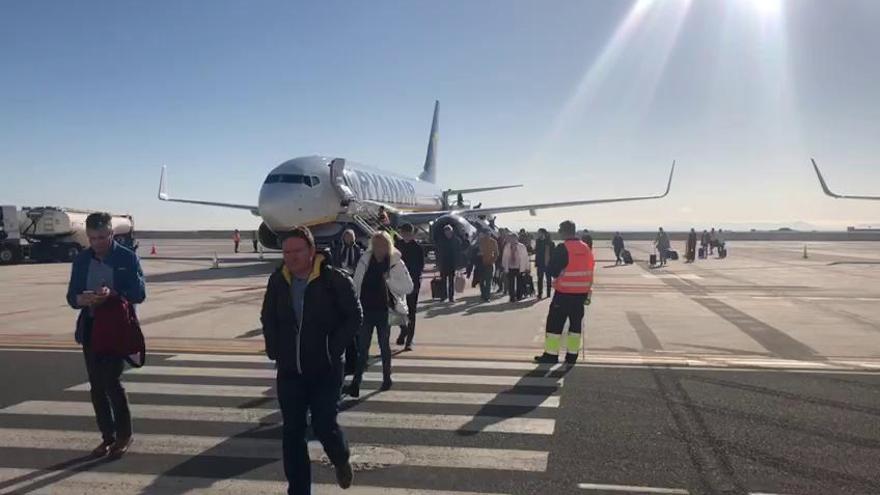Al menos 41 vuelos de Alicante son desviados al aeropuerto de Murcia