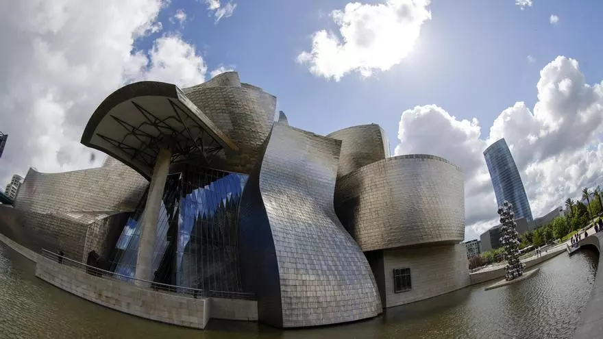 Reabre al público el Museo Guggenheim de Bilbao tras inspeccionar un objeto sospechoso