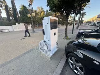 Los 13 primeros puntos de recarga de coches eléctricos de la nueva red municipal, pendientes de la conexión de Endesa