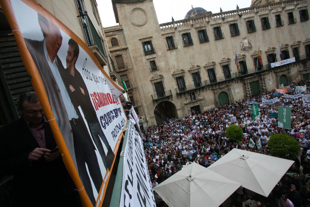 Manifestación en contra de los recortes de aulas en la enseñanza concertada