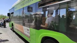El ciberataque al sistema de recarga de los autobuses Aucorsa persiste y se extiende a otras ciudades