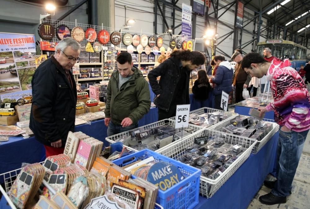 Las imágenes de Retro Galicia: el salón de coches y motos clásicos