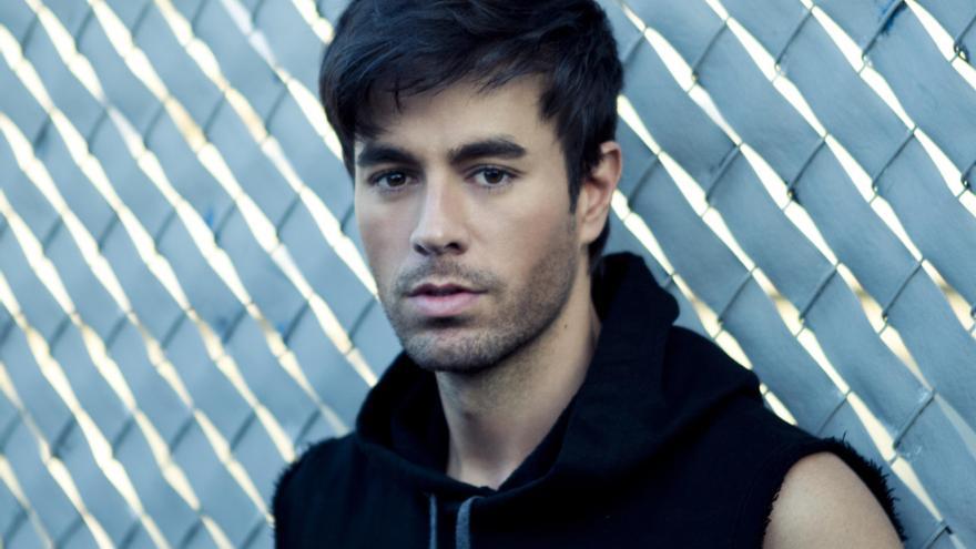 El problema de salud que obliga a Enrique Iglesias a cancelar su último concierto