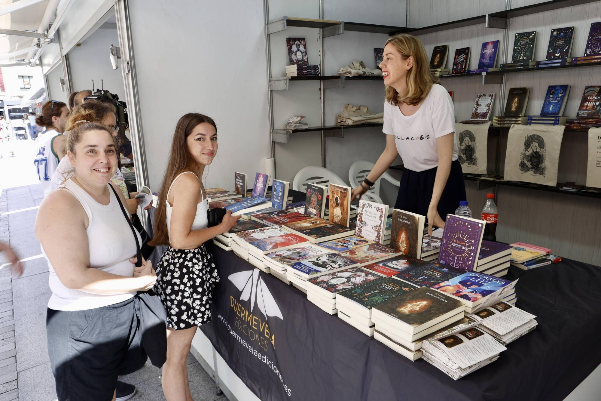 El inicio de la Feria del Libro de Gijón, en imágenes