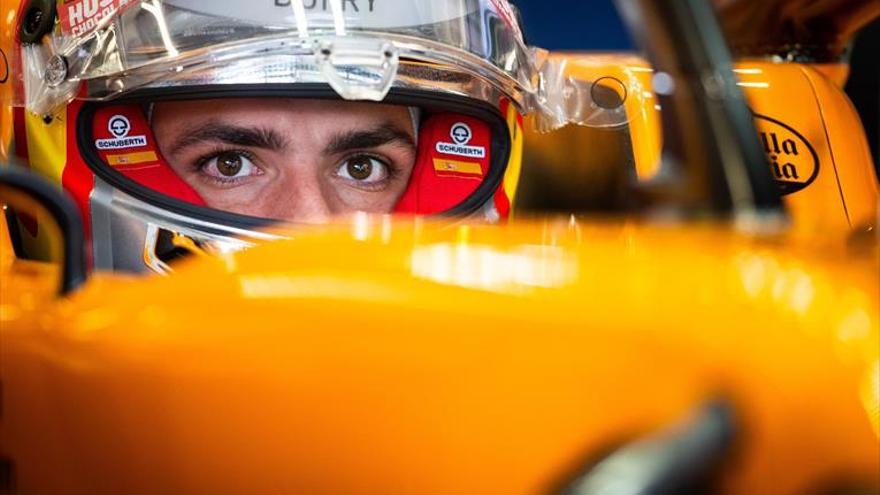 Carlos Sainz, tercero, sube por primera vez al podio