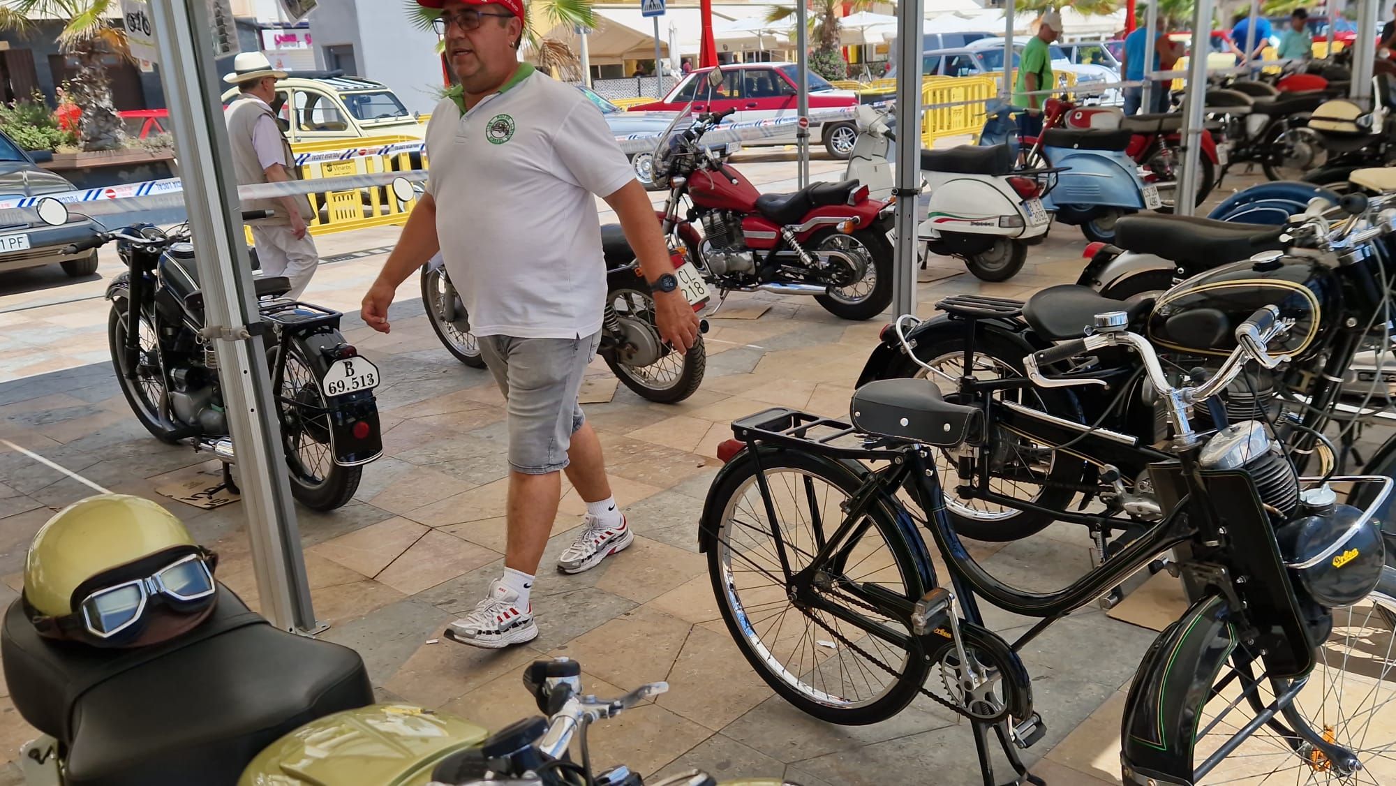 GALERÍA Las mejores imágenes de la exposición de vehículos de Vinaròs