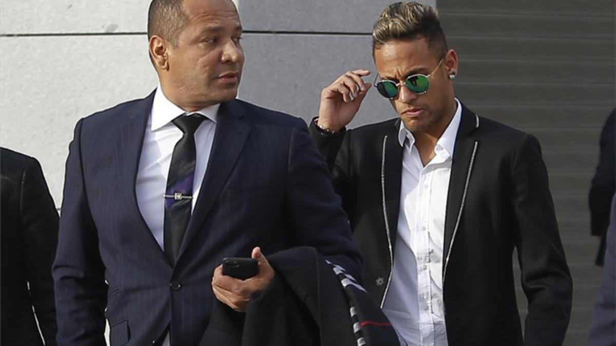 Neymar seguirá en el FC Barcelona