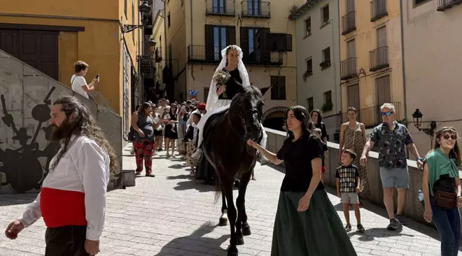Cavalls i rucs desfilen per Berga en l’acte central de la Festa del Elois
