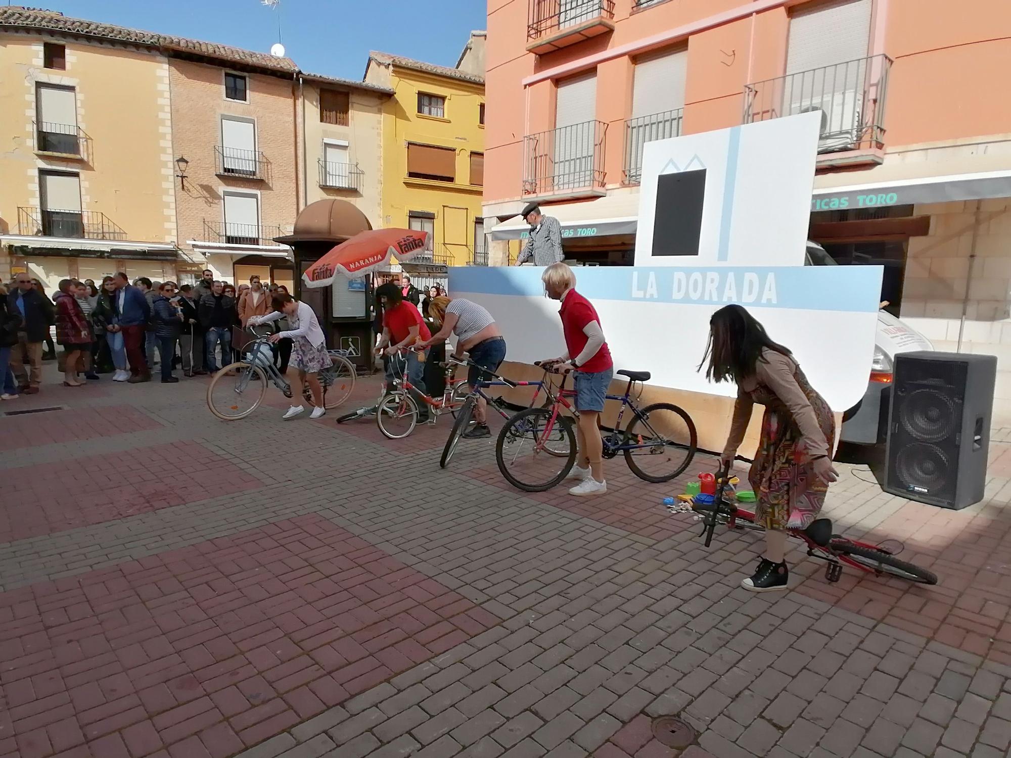 Toro parodia el Carnaval con mucho humor