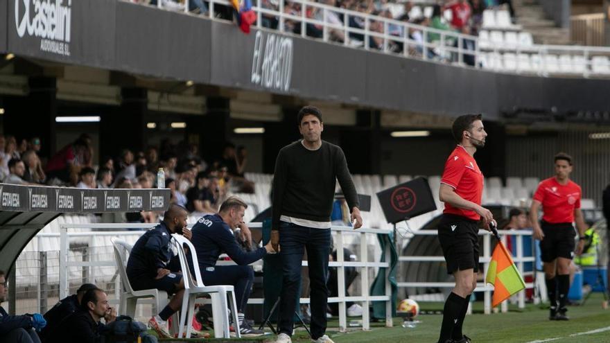 Íñigo Vélez, el arquitecto silencioso del FC Cartagena