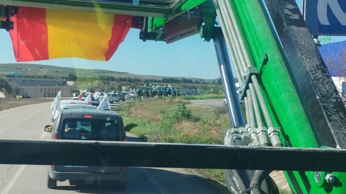 Caravana que ha partido de Aguilar de la Frontera.