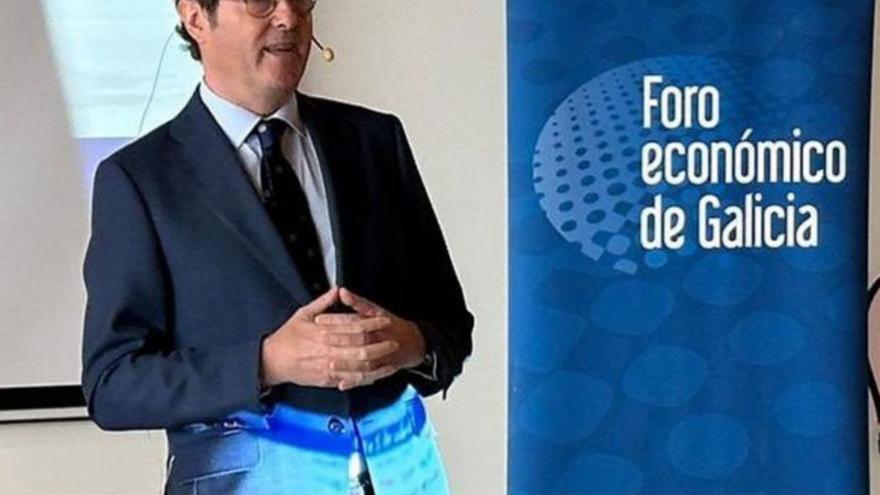 Garamendi, ayer, en la reunión del Foro Económico de Galicia. |   // FDV