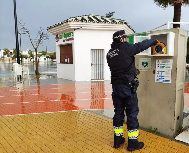 Estepona supera la veintena de espacios cardioprotegidos para atender a personas con paradas cardíacas