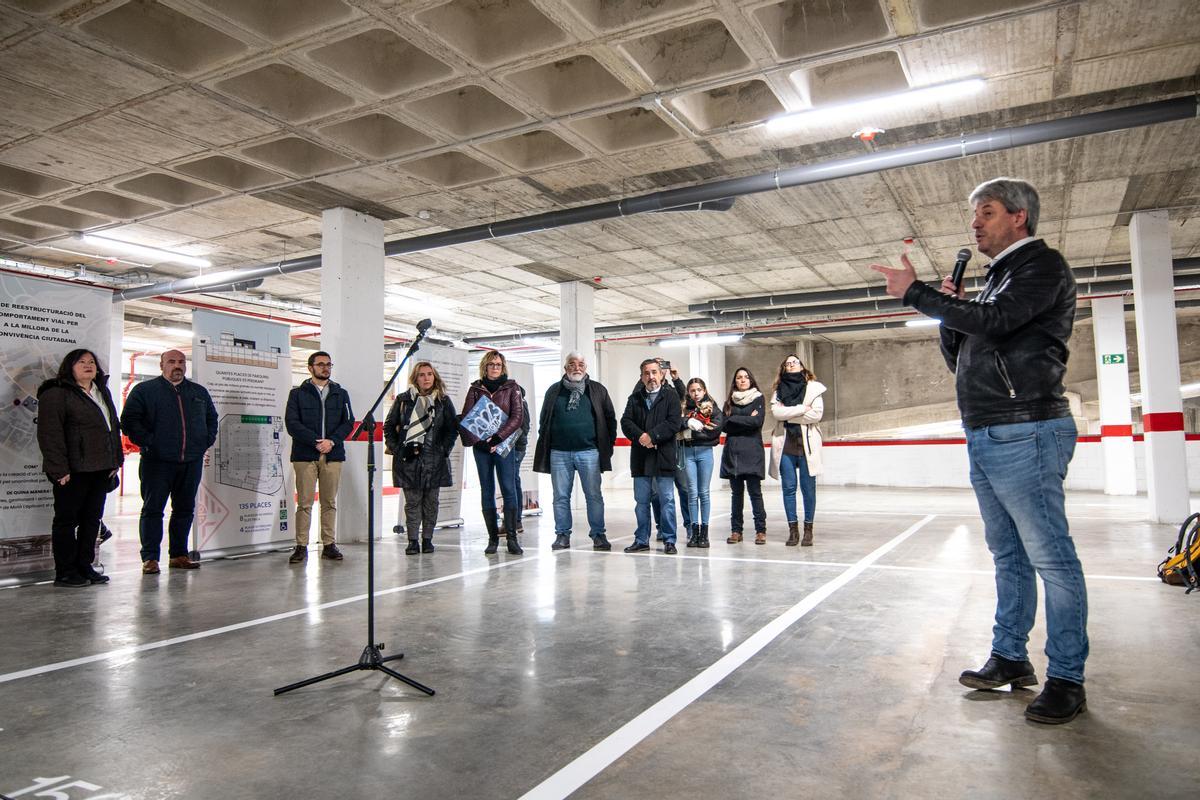 L'alcalde de Moià, Dionís Guiteras, en la seva intervenció a l'acte inaugural del pàrquing