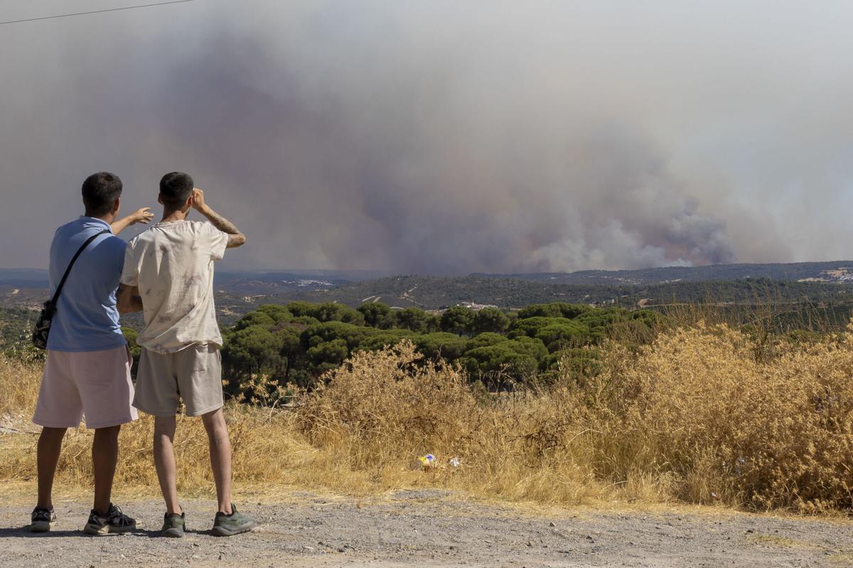 L’incendi de Huelva alenteix la seva propagació