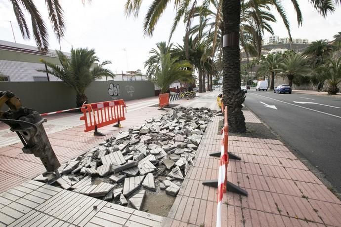 01.04.19.Las Palmas de Gran Canaria. Obras para la construcción del carril bici en el Paseo de Chil. Foto Quique Curbelo  | 01/04/2019 | Fotógrafo: Quique Curbelo