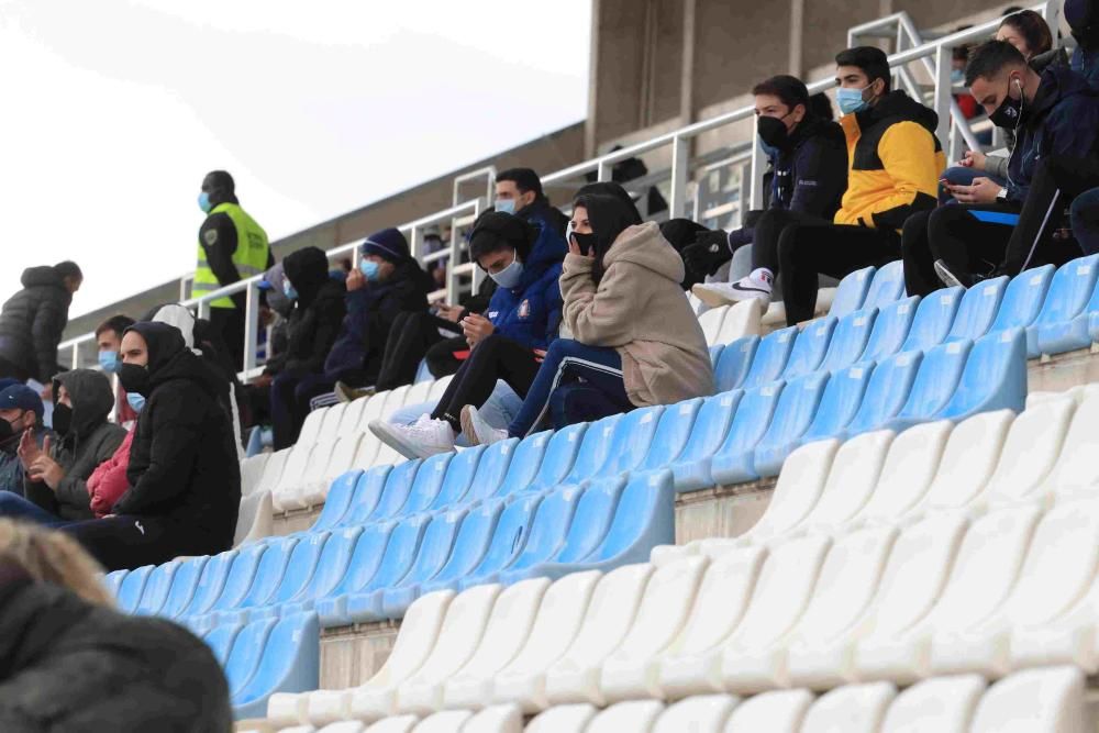 El Lorca Deportiva mejora su imagen pero cae goleado